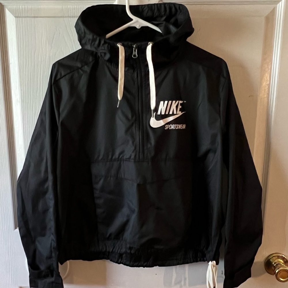Nike Cropped Wind Breaker